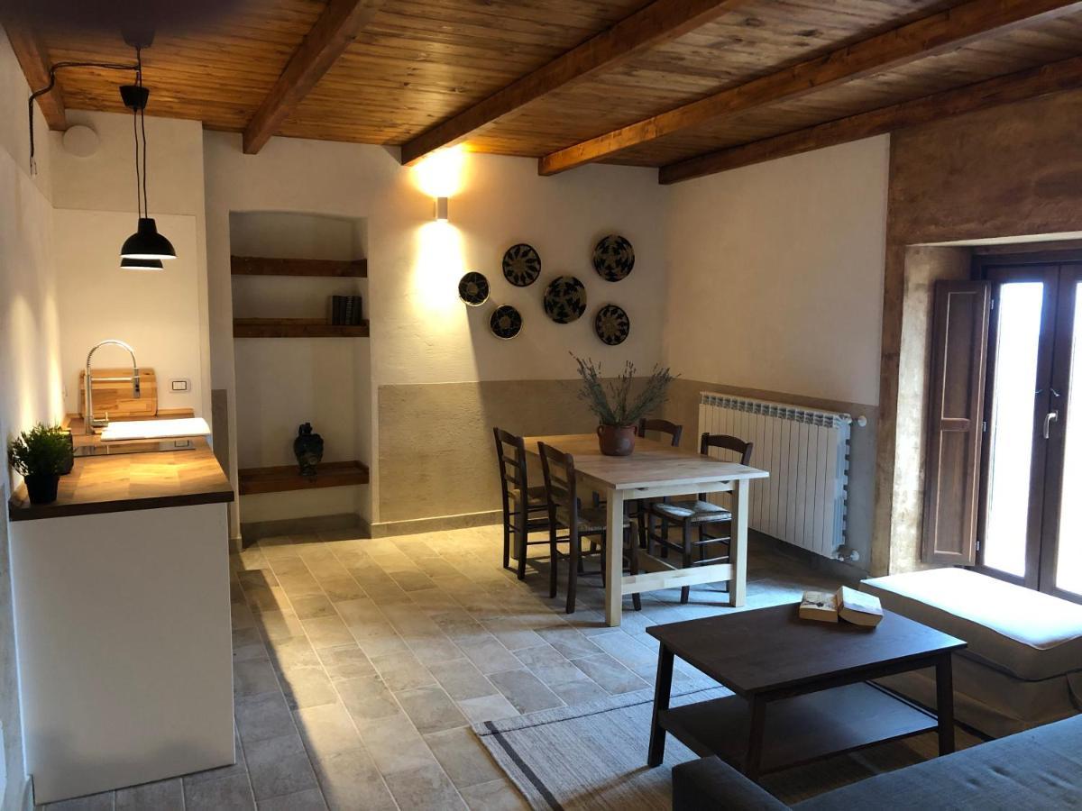Casa Antica Apartment Санто Стефано ди Сесанио Екстериор снимка